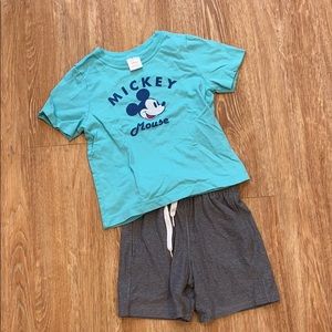 Hanna Andersson Size 4T Shorts And Tee